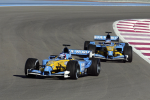 Jarno Trulli en Fernando Alonso in de nieuwe Renault R23